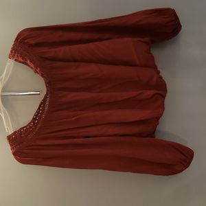 Off the shoulder lulu top wine color